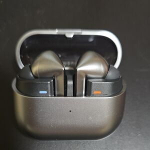 Galaxy Buds3 Pro - True Wireless Earbuds Gunmetal Gray with Black Accents